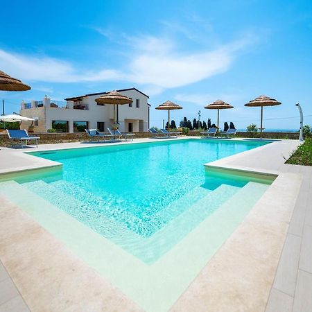 Villa Carmiano Luxury Bedrooms In Avola In The Province Of Syracuse With Spa And Swimming Pool And Wonderful Seaview מראה חיצוני תמונה