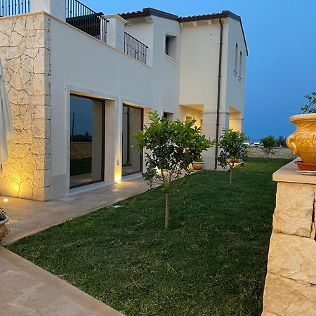 Villa Carmiano Luxury Bedrooms In Avola In The Province Of Syracuse With Spa And Swimming Pool And Wonderful Seaview מראה חיצוני תמונה