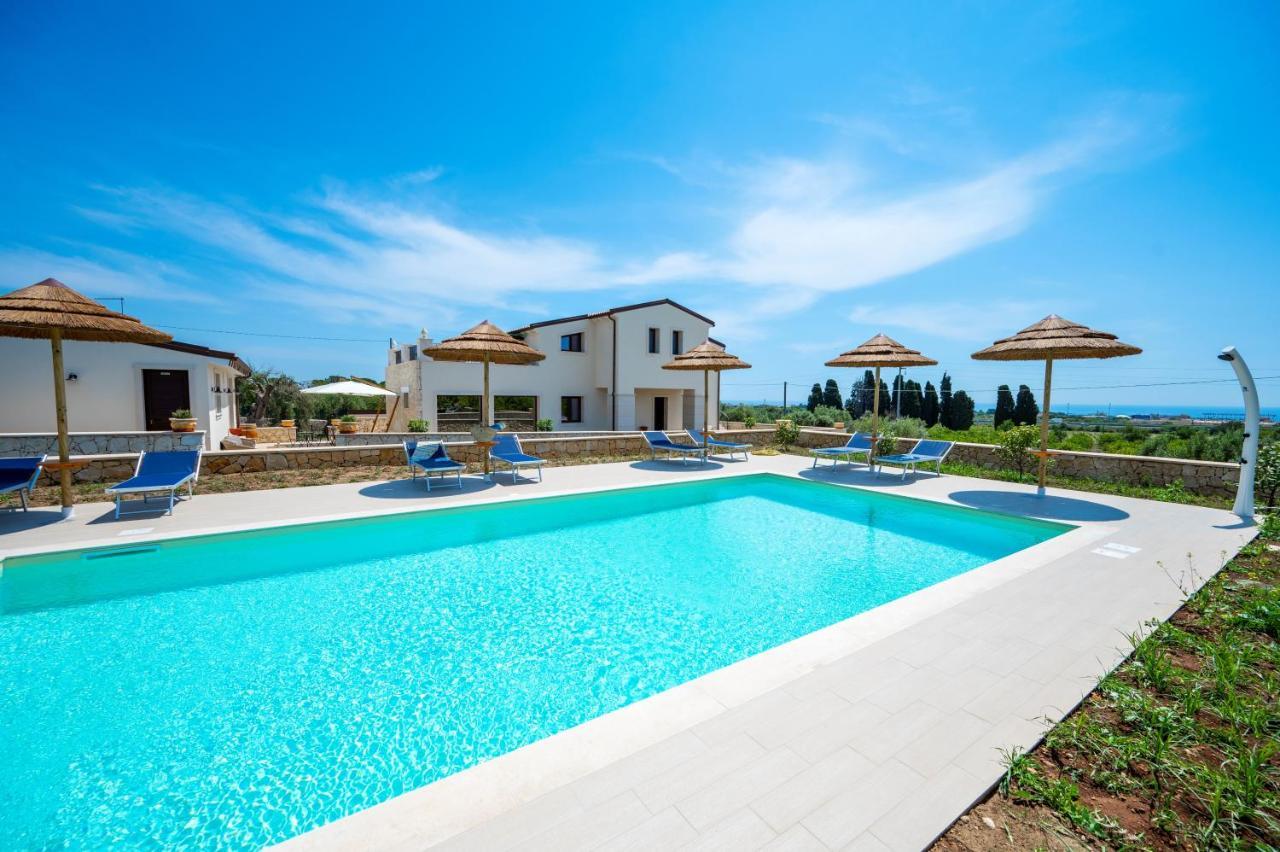 Villa Carmiano Luxury Bedrooms In Avola In The Province Of Syracuse With Spa And Swimming Pool And Wonderful Seaview מראה חיצוני תמונה