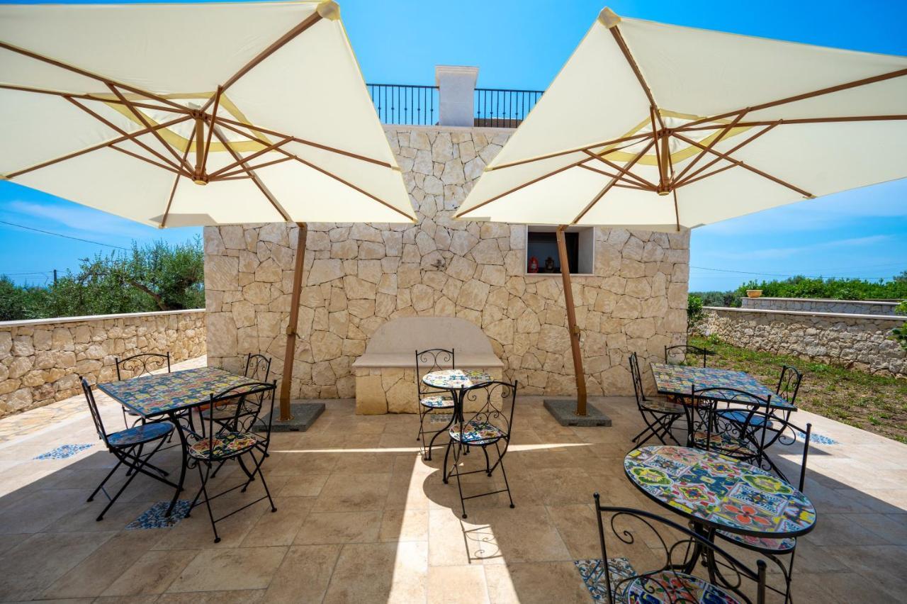 Villa Carmiano Luxury Bedrooms In Avola In The Province Of Syracuse With Spa And Swimming Pool And Wonderful Seaview מראה חיצוני תמונה