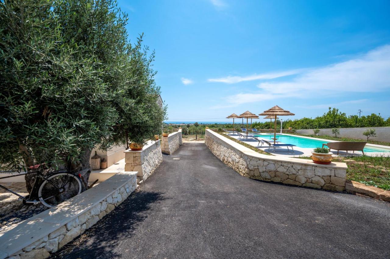 Villa Carmiano Luxury Bedrooms In Avola In The Province Of Syracuse With Spa And Swimming Pool And Wonderful Seaview מראה חיצוני תמונה