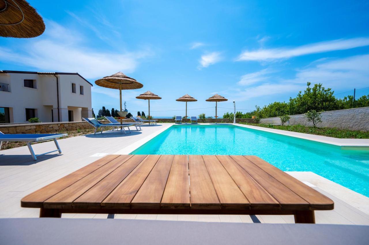 Villa Carmiano Luxury Bedrooms In Avola In The Province Of Syracuse With Spa And Swimming Pool And Wonderful Seaview מראה חיצוני תמונה