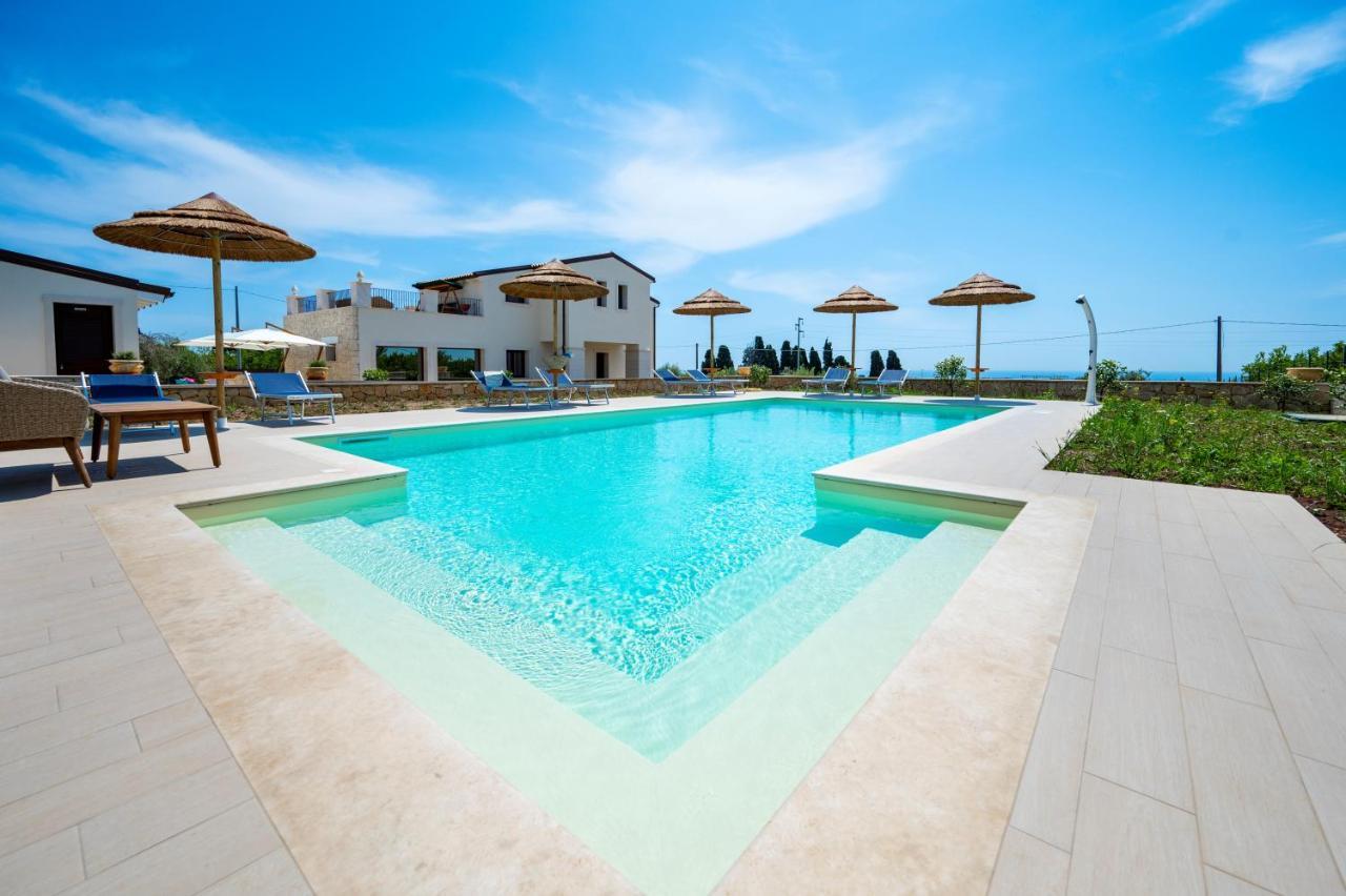 Villa Carmiano Luxury Bedrooms In Avola In The Province Of Syracuse With Spa And Swimming Pool And Wonderful Seaview מראה חיצוני תמונה